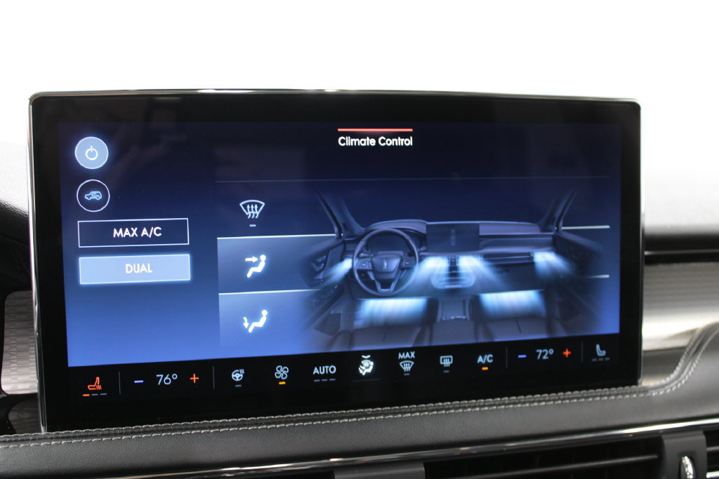Used 2023 Lincoln Corsair AWD w/ Equipment Group 101A image 40