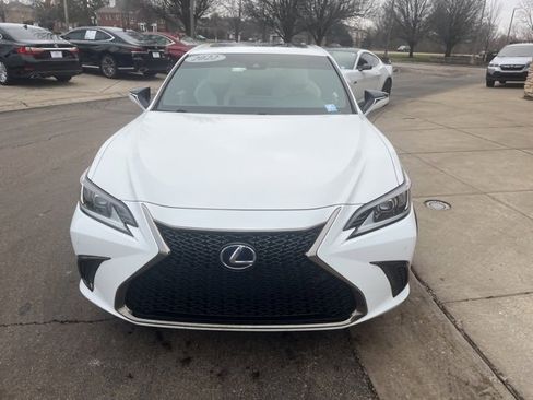 Used 2022 Lexus ES 300h F Sport image 9