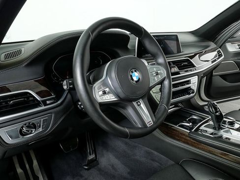 Used 2022 BMW 750i xDrive 750i xDrive w/ Luxury Rear Seating Package image 4