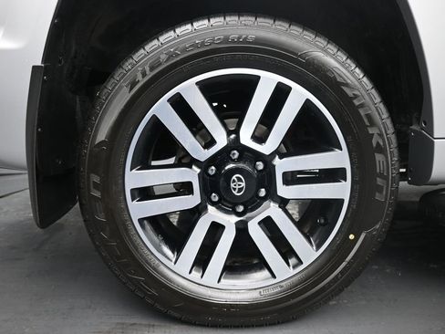 Used 2023 Toyota 4Runner Limited image 10