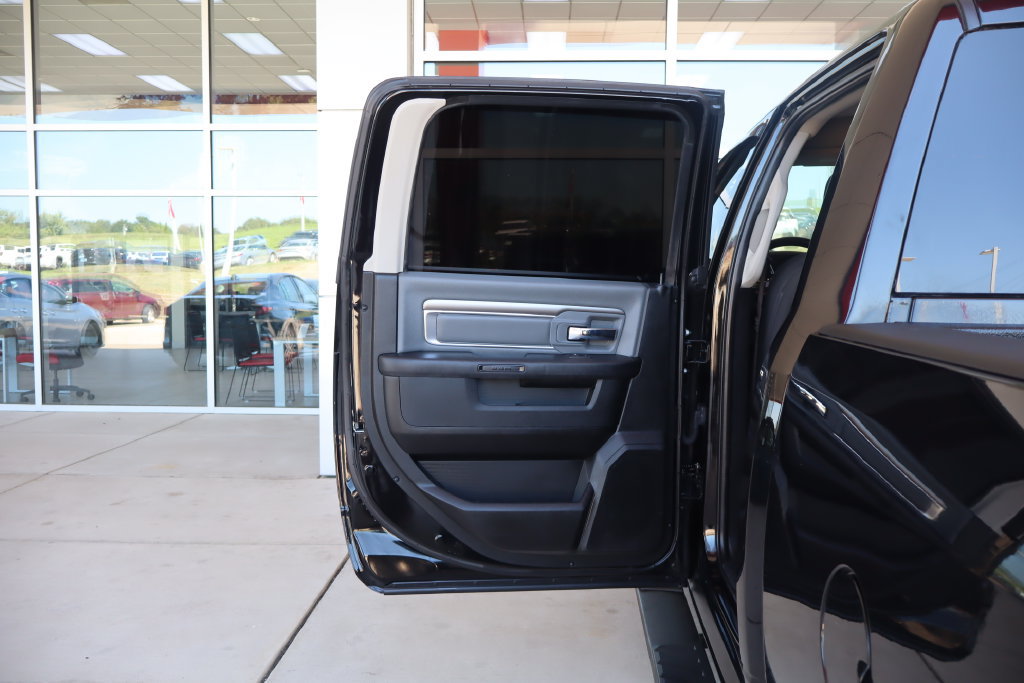 Used 2021 RAM 1500 Classic SLT AWD/4WD image 29