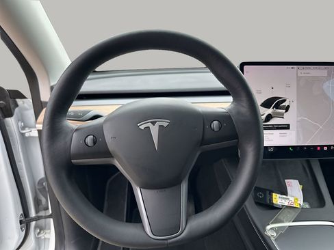 Used 2021 Tesla Model Y Long Range image 28
