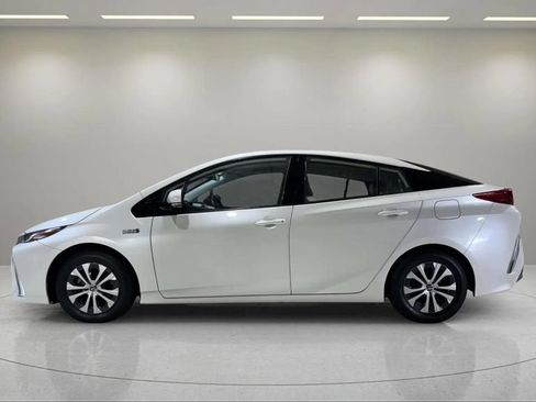 Used 2020 Toyota Prius Prime XLE FWD image 15