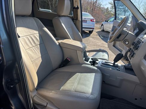 Used 2010 Ford Escape XLT image 25