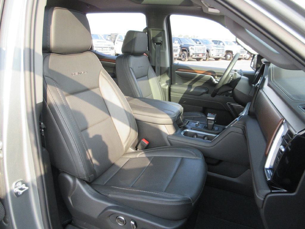 Certified 2026 GMC Sierra 1500 Denali w/ Denali Reserve Package AWD/4WD image 26