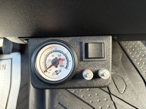 Used 2024 Chevrolet Silverado 3500 LT w/ Convenience Package image 16