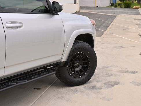 Used 2015 Toyota 4Runner SR5 RWD image 33