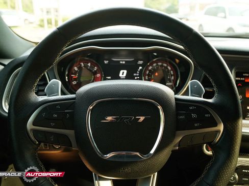 Used 2015 Dodge Challenger SRT Hellcat image 34