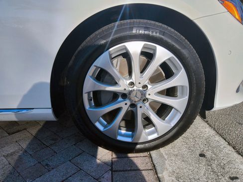 Used 2017 Mercedes-Benz E 300 image 48