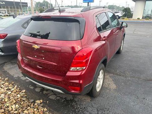 Used 2022 Chevrolet Trax LT w/ LT Convenience Package AWD/4WD image 4