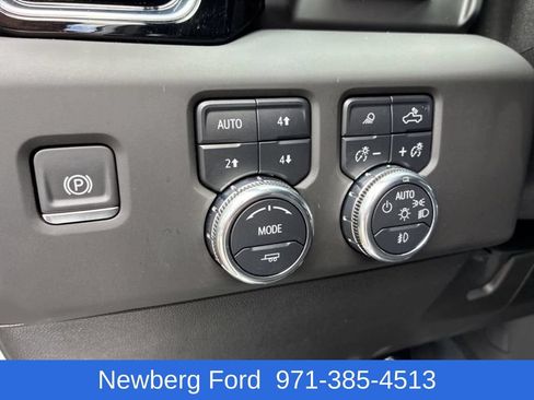 Used 2025 GMC Sierra 3500 Denali w/ Denali Reserve Package AWD/4WD image 19