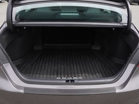 Used 2022 Toyota Camry SE w/ Cold Weather Package FWD image 38
