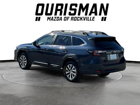 Used 2025 Subaru Outback Premium AWD/4WD image 4