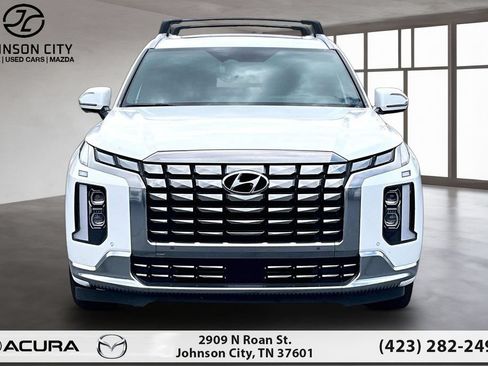 Used 2023 Hyundai Palisade Calligraphy FWD image 3