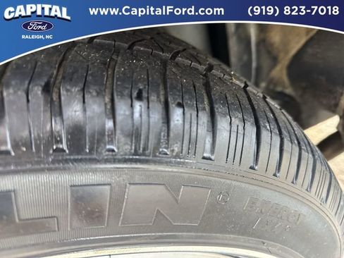 Used 2004 Lincoln Town Car Signature image 14