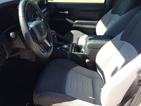 Used 2024 Toyota Tacoma TRD Sport AWD/4WD image 18