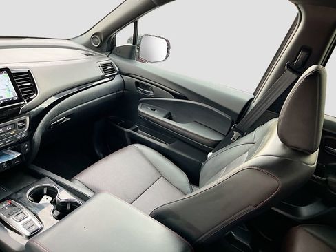 Used 2025 Honda Ridgeline Black Edition image 25