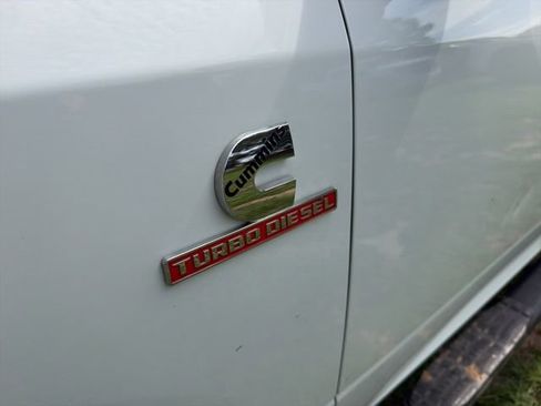 Used 2024 RAM 2500 Tradesman w/ Chrome Appearance Group AWD/4WD image 6