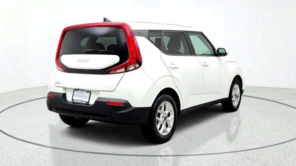 Used 2022 Kia Soul S FWD image 5