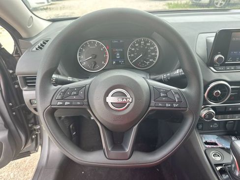 Used 2025 Nissan Sentra S image 23