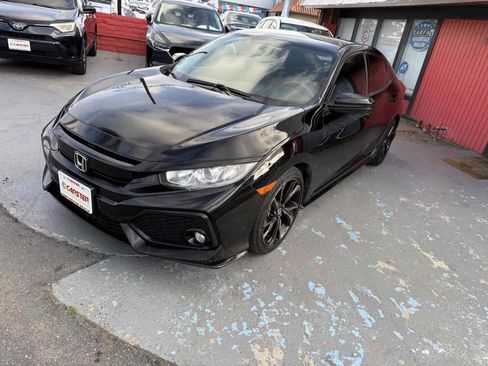 Used 2018 Honda Civic Sport image 8
