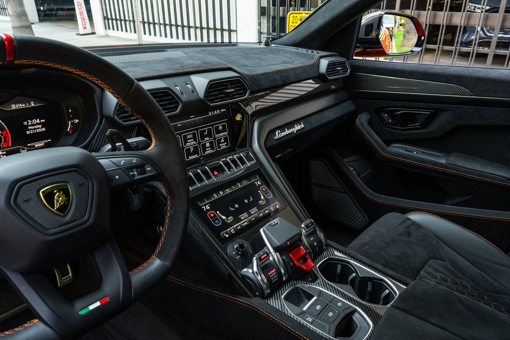 Used 2024 Lamborghini Urus Performante AWD/4WD image 40