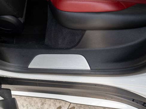 Used 2020 Porsche Taycan 4S image 34