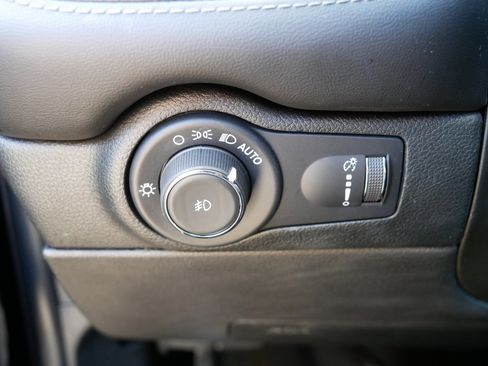 Certified 2022 Dodge Durango SXT image 26