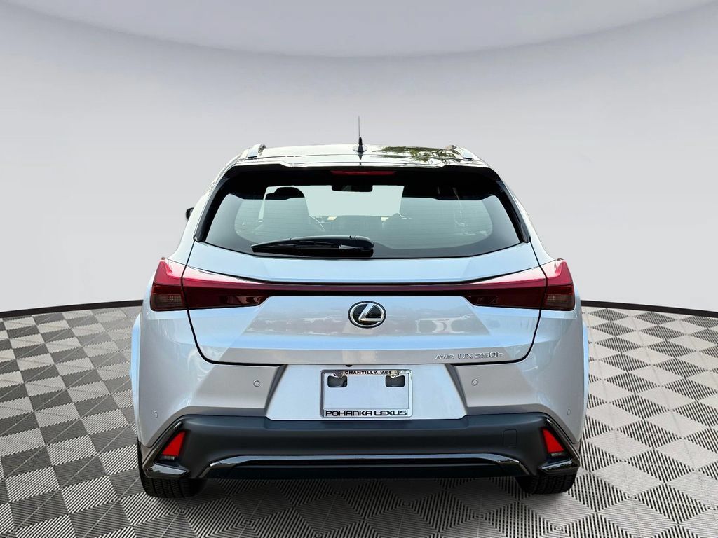 Used 2024 Lexus UX 250h F Sport AWD/4WD image 3