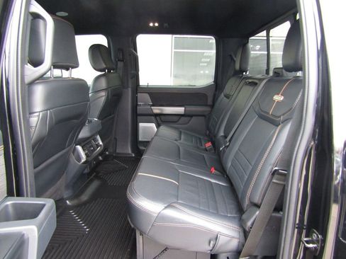 Used 2024 Ford F250 Platinum image 35