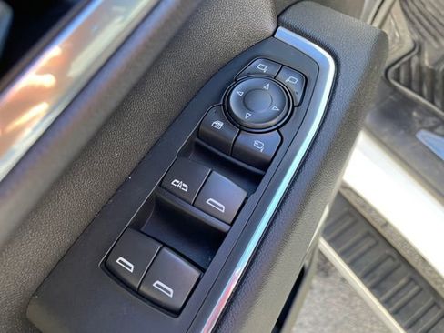 Used 2024 GMC Sierra 2500 SLE w/ SLE Convenience Package image 24