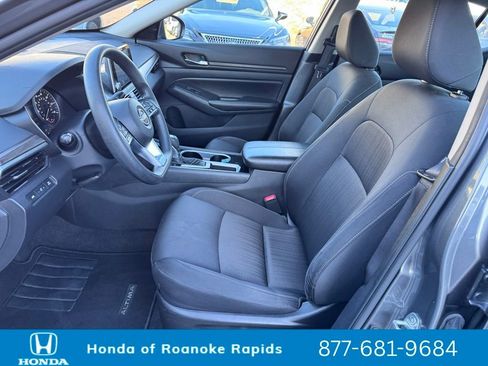 Used 2024 Nissan Altima 2.5 SV image 11