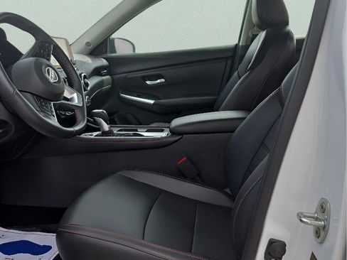 Used 2024 Nissan Sentra SR w/ SR Premium Package FWD image 9