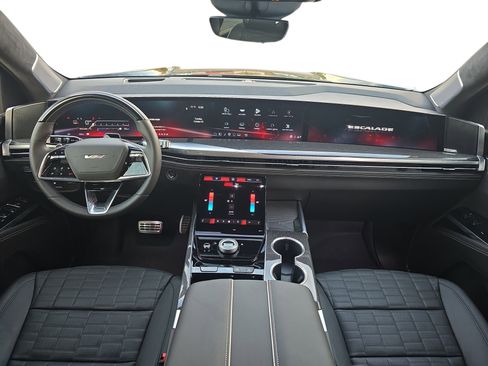 Certified 2026 Cadillac Escalade V AWD/4WD image 9