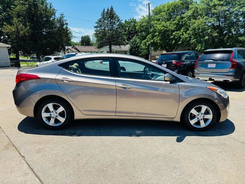 Used 2013 Hyundai Elantra GLS w/ Preferred Pkg FWD image 2