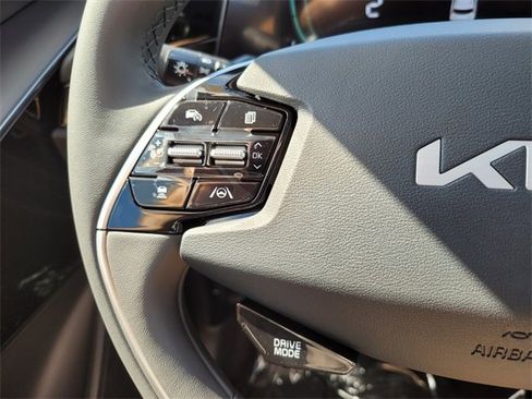 New 2025 Kia Niro EX Touring image 21