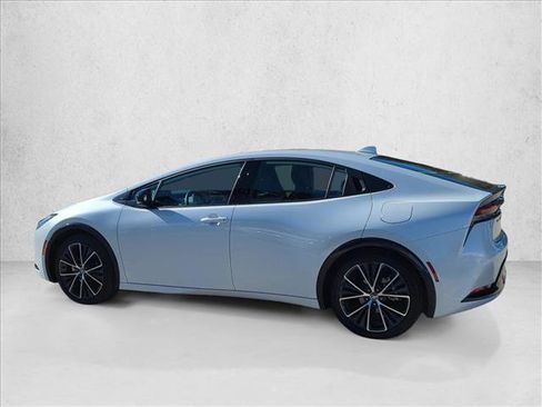 Certified 2025 Toyota Prius XLE image 7