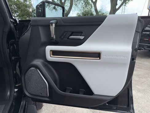 Used 2025 GMC Hummer EV 3X AWD/4WD image 26
