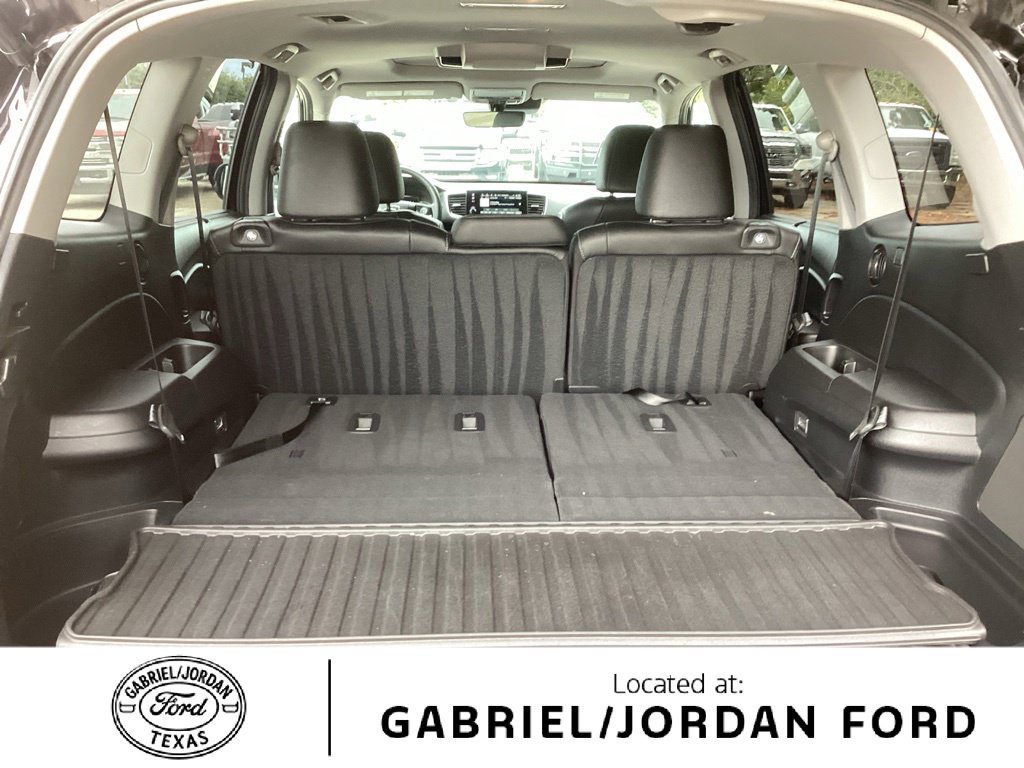 Used 2021 Honda Pilot Touring image 11