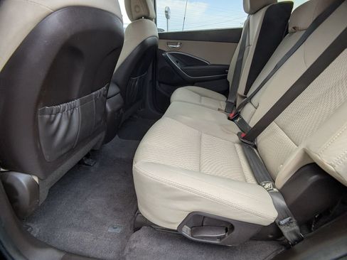 Used 2019 Hyundai Santa Fe XL SE FWD image 14