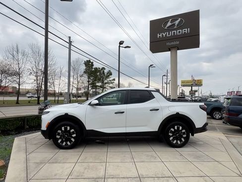 Used 2026 Hyundai Santa Cruz SE FWD image 4