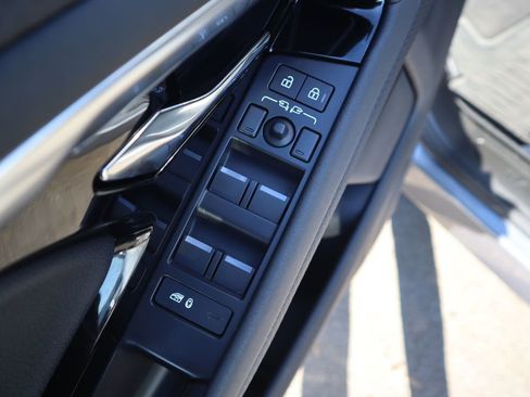 Used 2023 Land Rover Range Rover Evoque S image 19