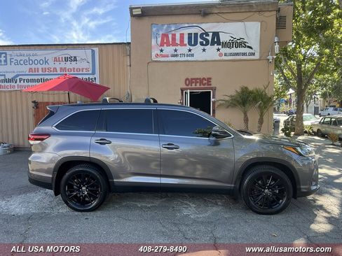 Used 2019 Toyota Highlander SE AWD/4WD image 1