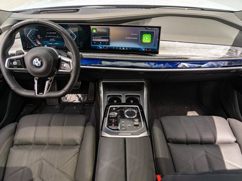Used 2025 BMW 760i xDrive w/ Executive Package AWD/4WD image 22