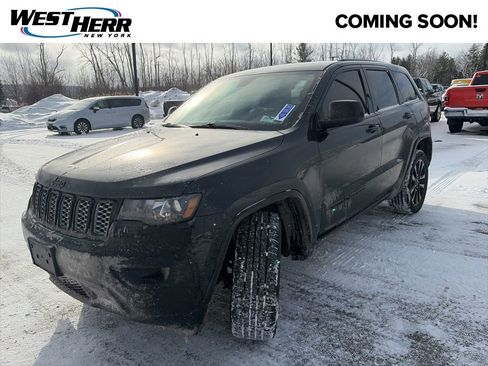 Used 2019 Jeep Grand Cherokee Altitude image 4