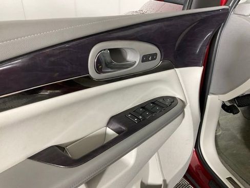 Used 2017 Buick Enclave Leather FWD image 32
