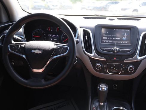 Used 2018 Chevrolet Equinox LS AWD/4WD image 23