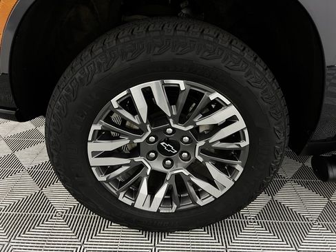 Used 2025 Chevrolet Tahoe Z71 image 11