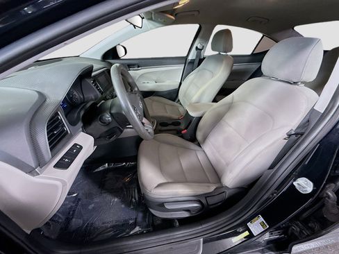 Used 2020 Hyundai Elantra SE image 21