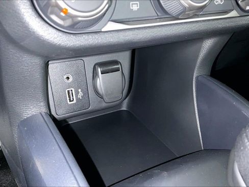 New 2025 Nissan Versa S w/ Trunk Package image 31